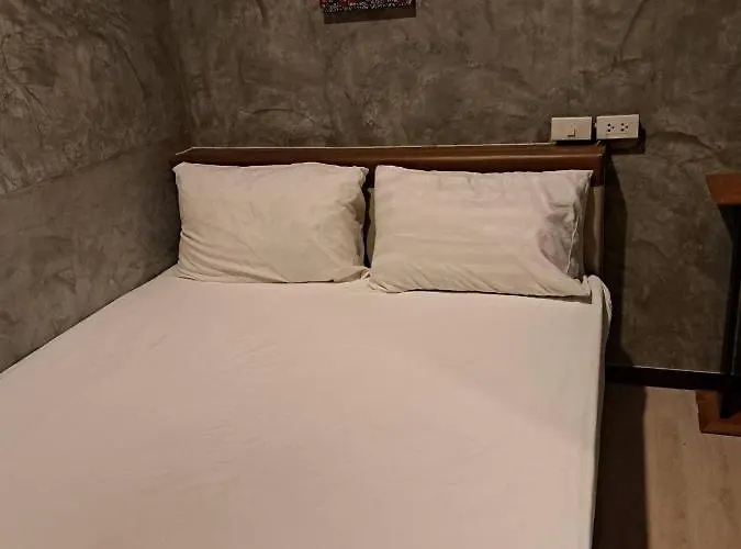 Bkk Teak Ostello Bangkok